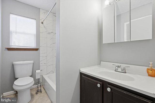 2320 ELMHURST RD, East Stroudsburg, PA 18302