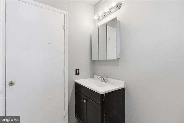 2320 ELMHURST RD, East Stroudsburg, PA 18302