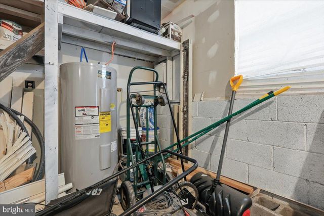 2320 ELMHURST RD, East Stroudsburg, PA 18302