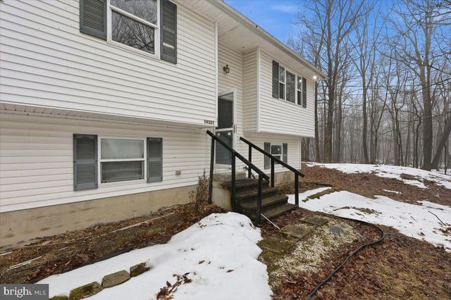 2320 ELMHURST RD, East Stroudsburg, PA 18302