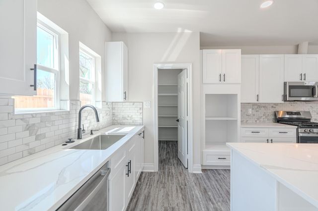 6814 Champion Lane, Houston, TX 77091