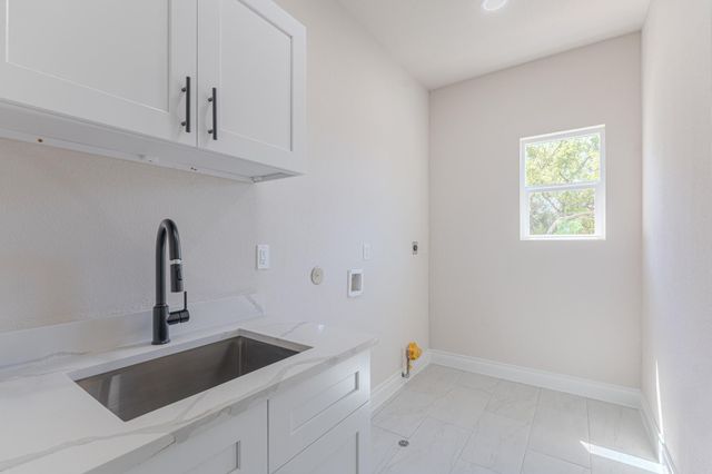 6814 Champion Lane, Houston, TX 77091