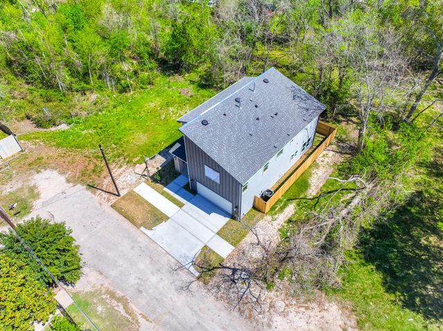 6814 Champion Lane, Houston, TX 77091