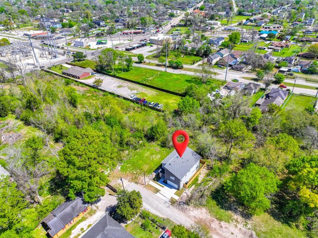 6814 Champion Lane, Houston, TX 77091