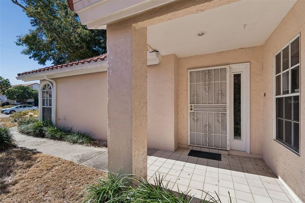 Image 2 of property listing at 669 VIA MILANO, Apopka, FL 32712