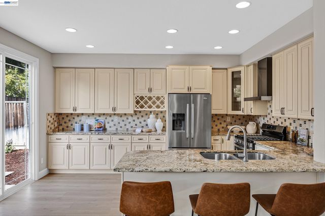 35317 Terra Cotta Cir, Fremont, CA 94536