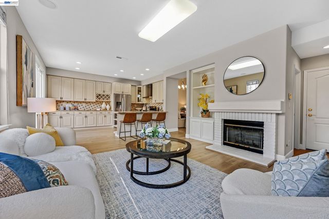 35317 Terra Cotta Cir, Fremont, CA 94536