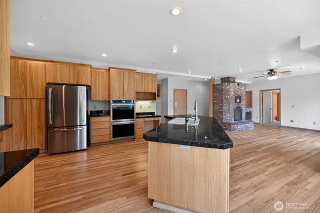 18432 W Lake Desire Drive SE, Renton, WA 98058