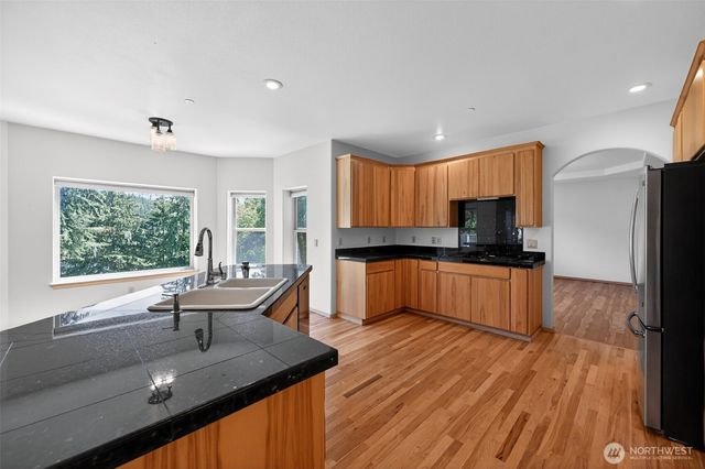 18432 W Lake Desire Drive SE, Renton, WA 98058