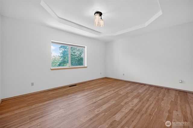 18432 W Lake Desire Drive SE, Renton, WA 98058