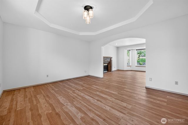 18432 W Lake Desire Drive SE, Renton, WA 98058
