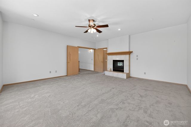 18432 W Lake Desire Drive SE, Renton, WA 98058