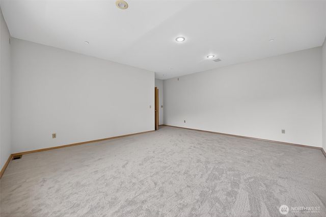 18432 W Lake Desire Drive SE, Renton, WA 98058