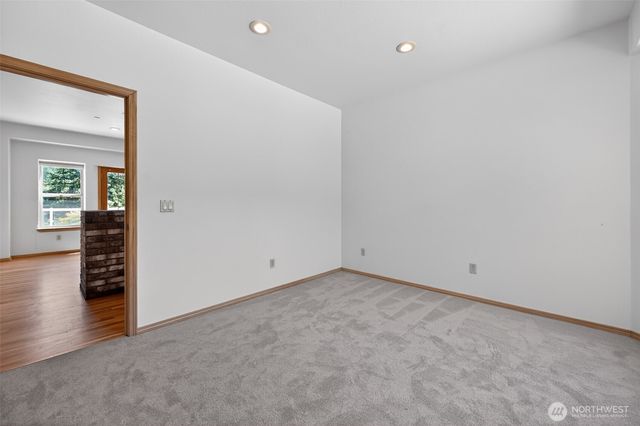 18432 W Lake Desire Drive SE, Renton, WA 98058