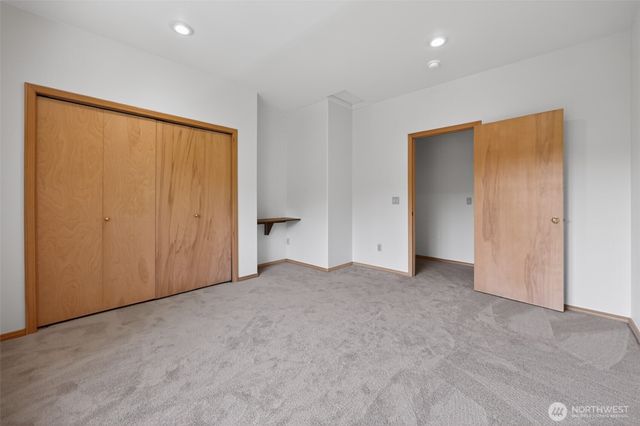18432 W Lake Desire Drive SE, Renton, WA 98058