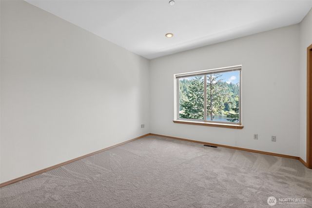 18432 W Lake Desire Drive SE, Renton, WA 98058