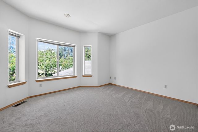 18432 W Lake Desire Drive SE, Renton, WA 98058