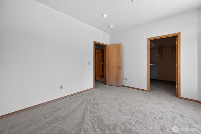 18432 W Lake Desire Drive SE, Renton, WA 98058