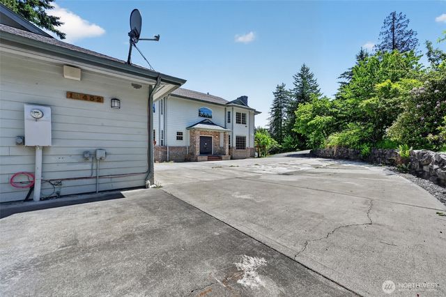 18432 W Lake Desire Drive SE, Renton, WA 98058