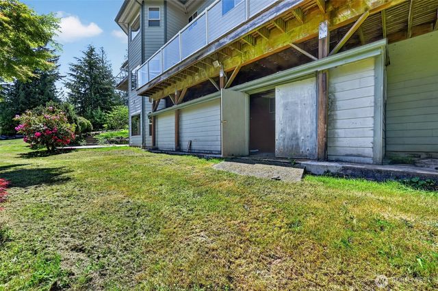 18432 W Lake Desire Drive SE, Renton, WA 98058