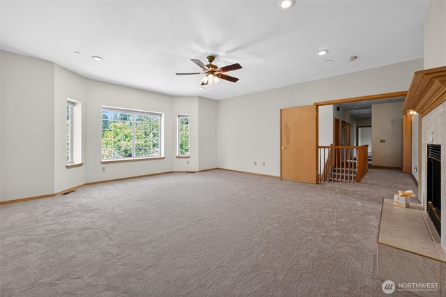 18432 W Lake Desire Drive SE, Renton, WA 98058