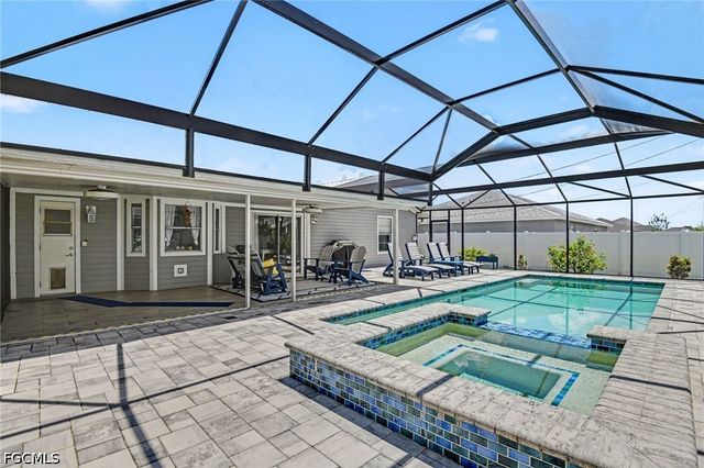 419 NW 7th TER, Cape Coral, FL 33993