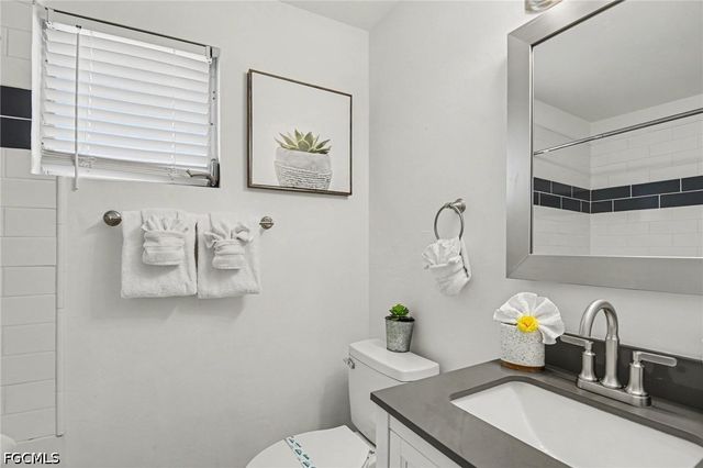 419 NW 7th TER, Cape Coral, FL 33993