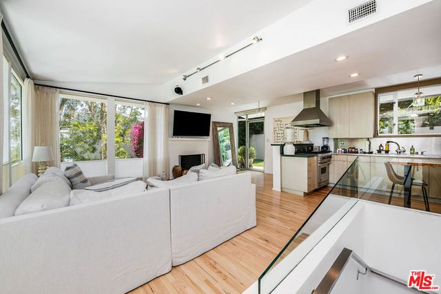 1331 CORDELL Place, Los Angeles, CA 90069