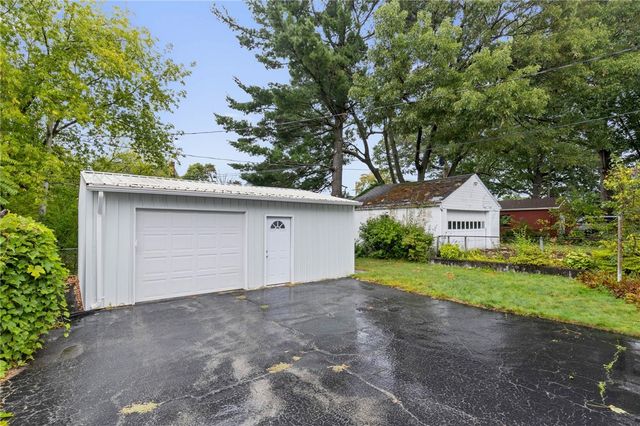 390 Tarrington Road, Irondequoit, NY 14609