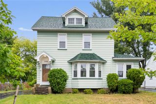 390 Tarrington Road, Irondequoit, NY 14609