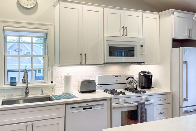 409 Main Street, Chatham, MA 02633