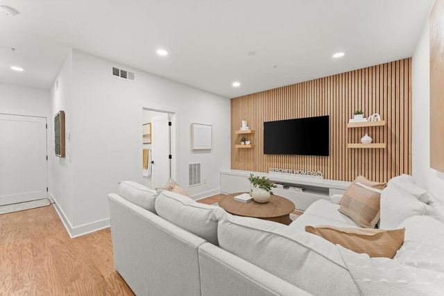 261 White NW Street 9, Marietta, GA 30060