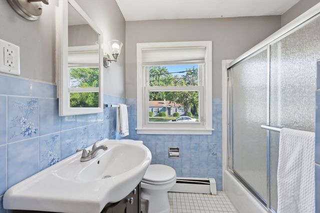 17 Keddy Street, Springfield, MA 01109