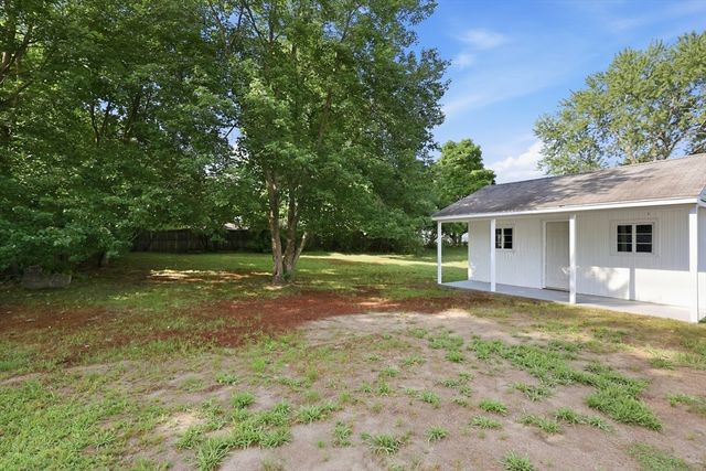 17 Keddy Street, Springfield, MA 01109