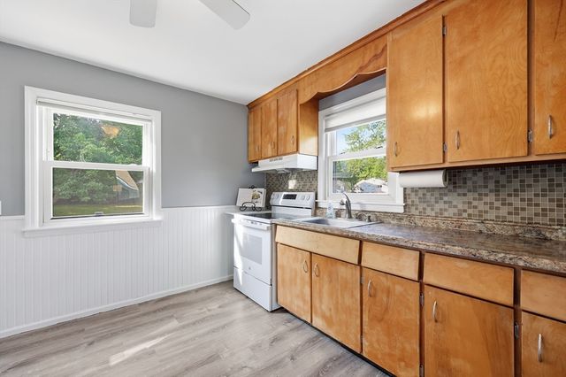 17 Keddy Street, Springfield, MA 01109