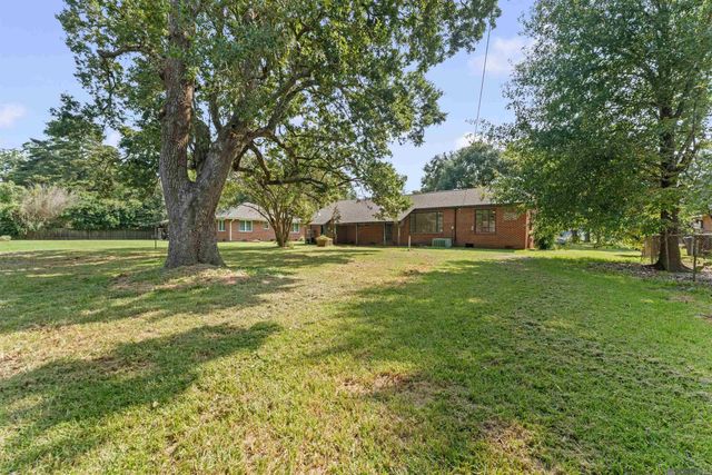 1095 Waverly Dr, Baton Rouge, LA 70806