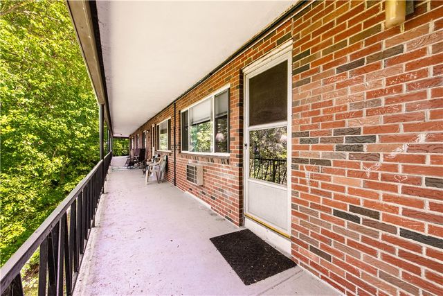 72 W Shore Road 202, Warwick, RI 02889