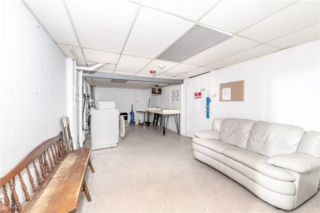 72 W Shore Road 202, Warwick, RI 02889