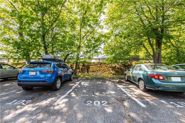 72 W Shore Road 202, Warwick, RI 02889