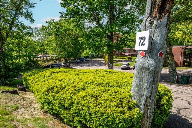 72 W Shore Road 202, Warwick, RI 02889