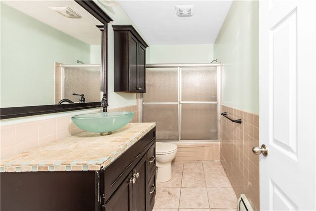 72 W Shore Road 202, Warwick, RI 02889