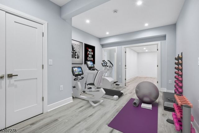 354 Beaufort Ave, Livingston Twp., NJ 07039