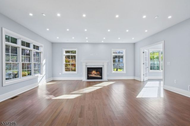 354 Beaufort Ave, Livingston Twp., NJ 07039