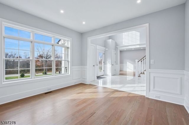 354 Beaufort Ave, Livingston Twp., NJ 07039