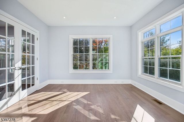 354 Beaufort Ave, Livingston Twp., NJ 07039