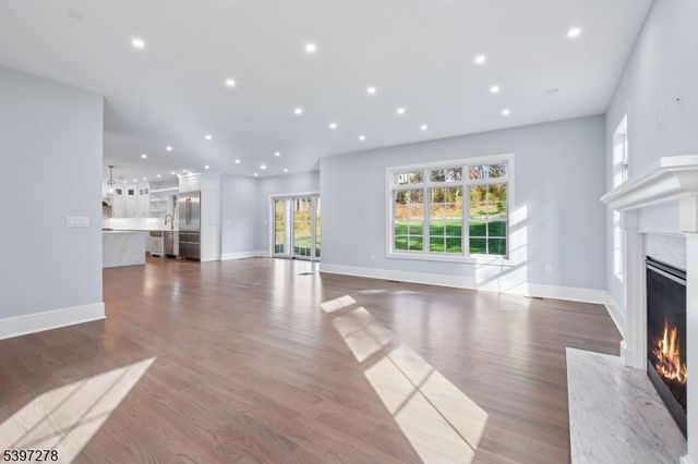 354 Beaufort Ave, Livingston Twp., NJ 07039