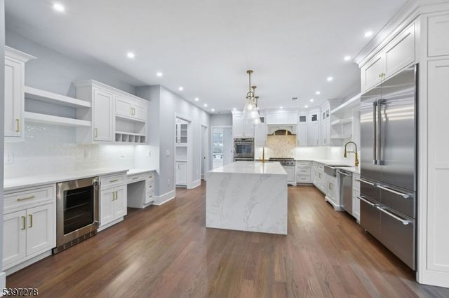 354 Beaufort Ave, Livingston Twp., NJ 07039