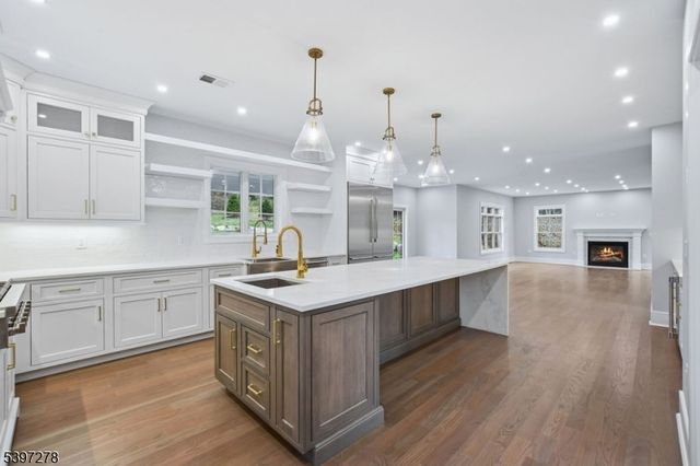 354 Beaufort Ave, Livingston Twp., NJ 07039