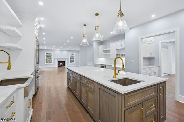 354 Beaufort Ave, Livingston Twp., NJ 07039