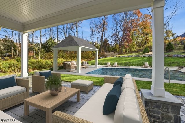 354 Beaufort Ave, Livingston Twp., NJ 07039